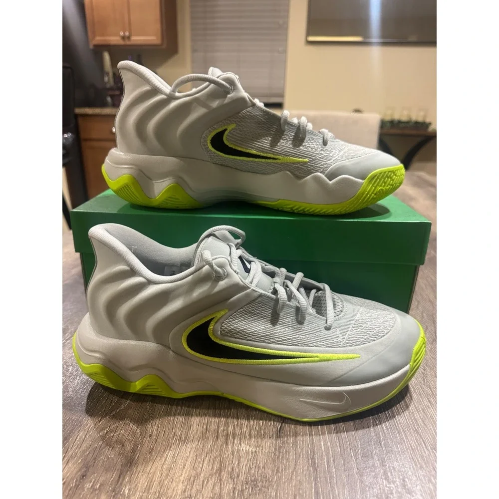 Nike Giannis Immortality‎ 4 Light Silver Volt Basketball Shoes FQ3680-007 Sz 8.5